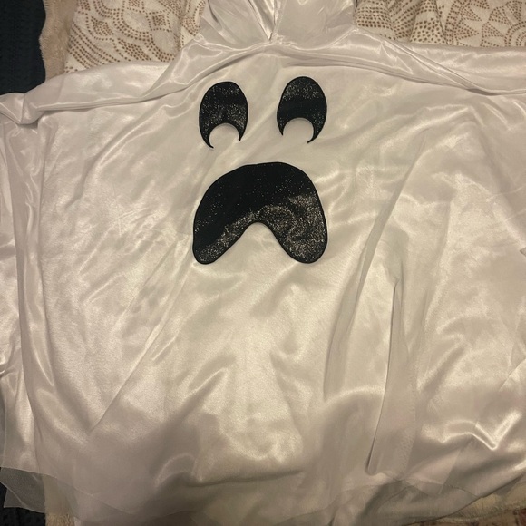 Ghost poncho Halloween costume - Picture 2 of 3